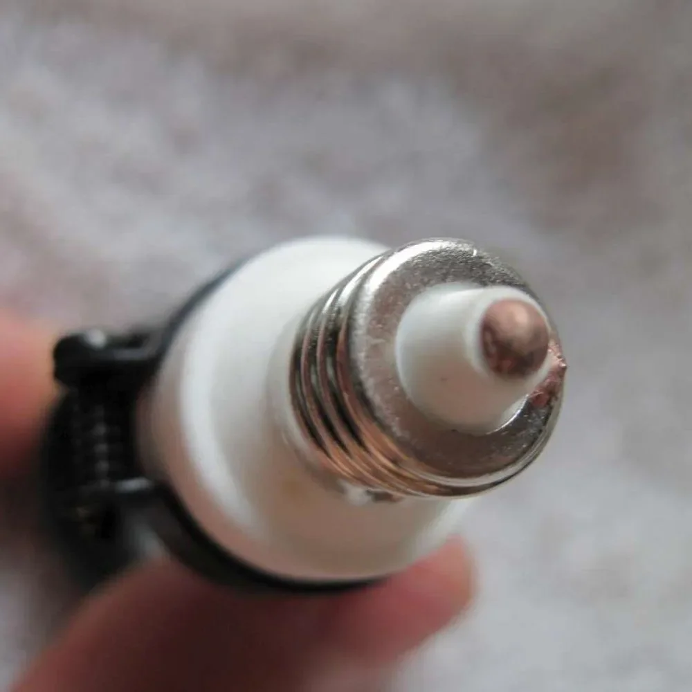 Skytron A1 010-28-1 Kayser Medical Specialties, Inc. Lamp Light Bulb Metal Cover